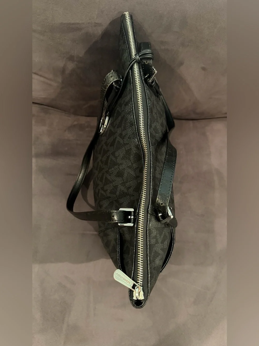 Michael Kors Jet Set Black Signature Tote MK Logo Silver Logo